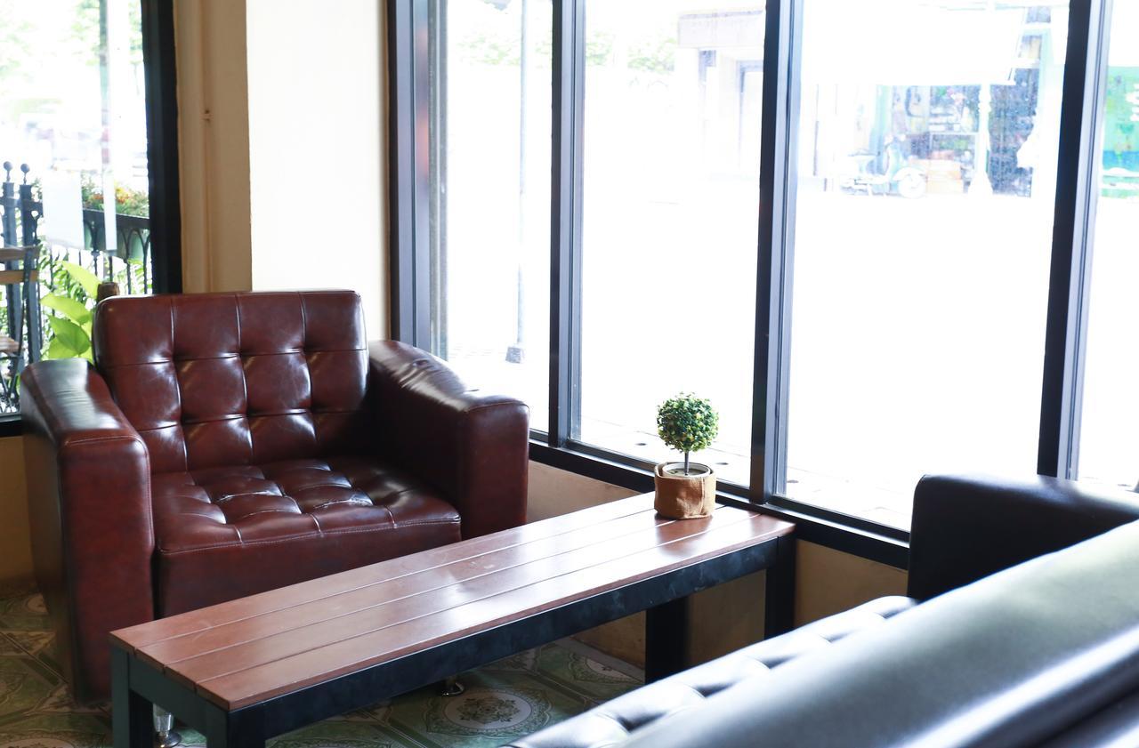 Oldtown Hostel バンコク都 エクステリア 写真