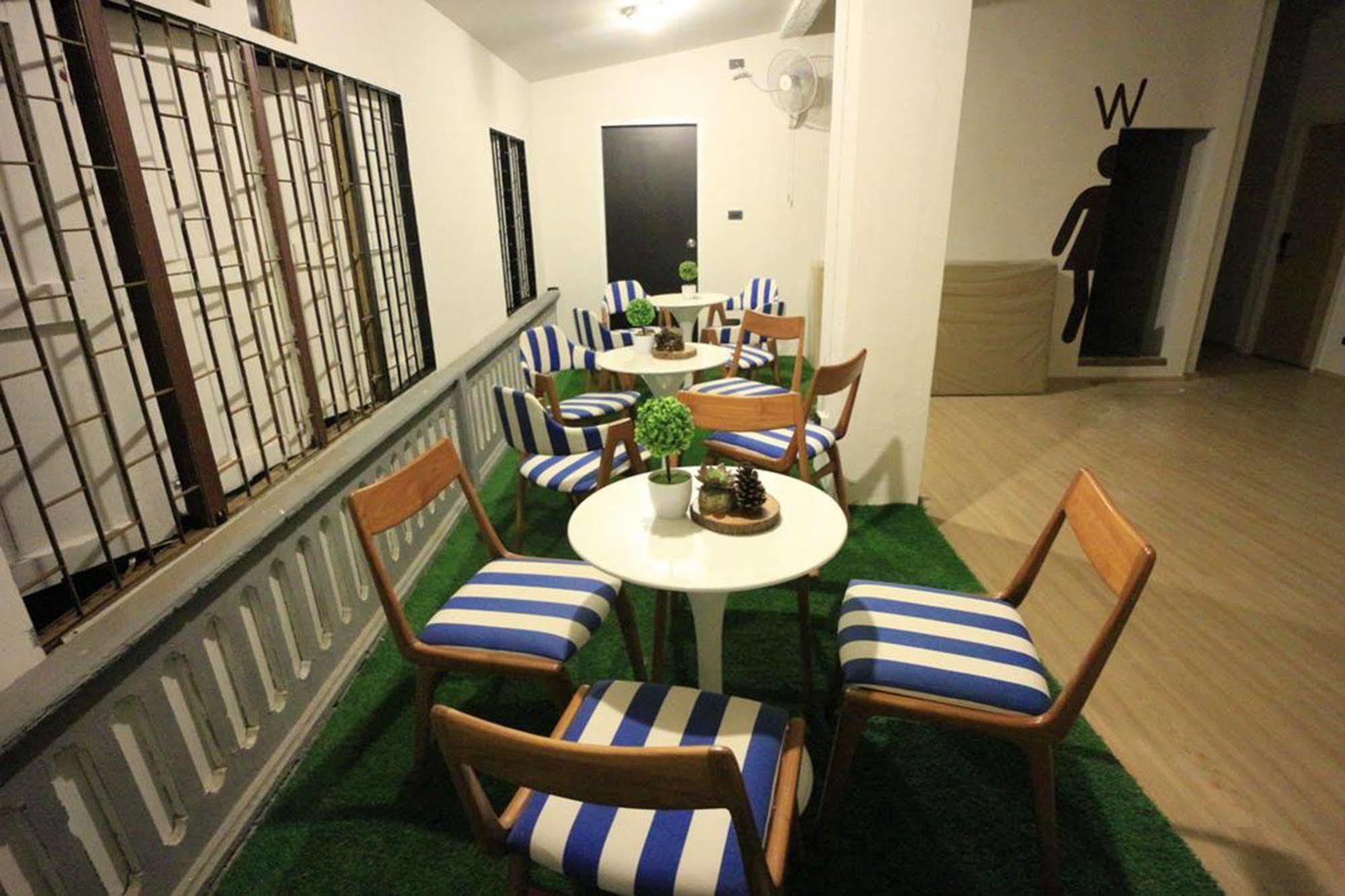 Oldtown Hostel バンコク都 エクステリア 写真