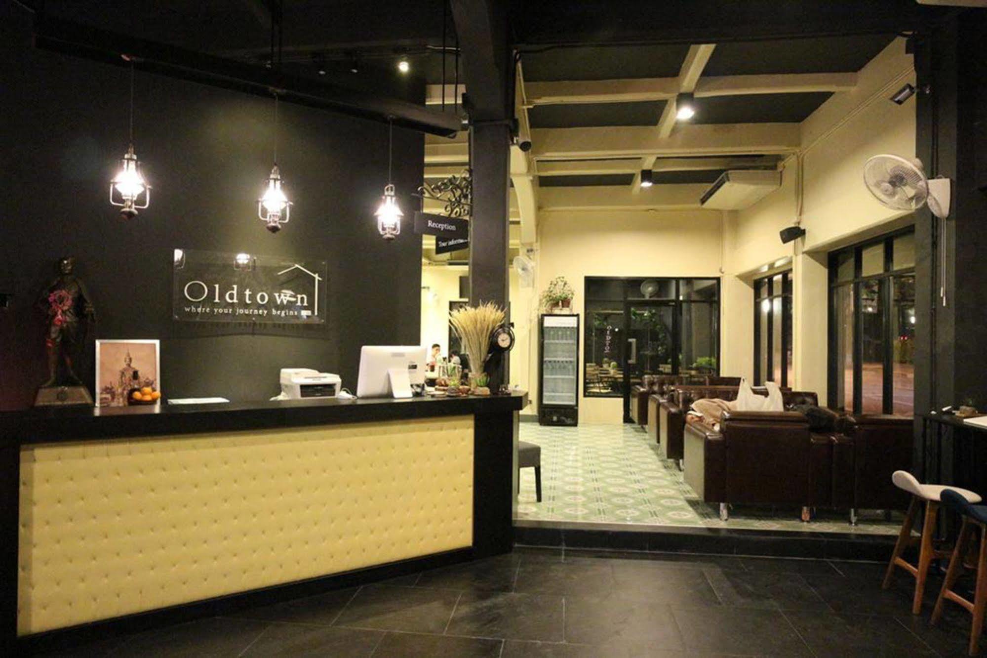Oldtown Hostel バンコク都 エクステリア 写真